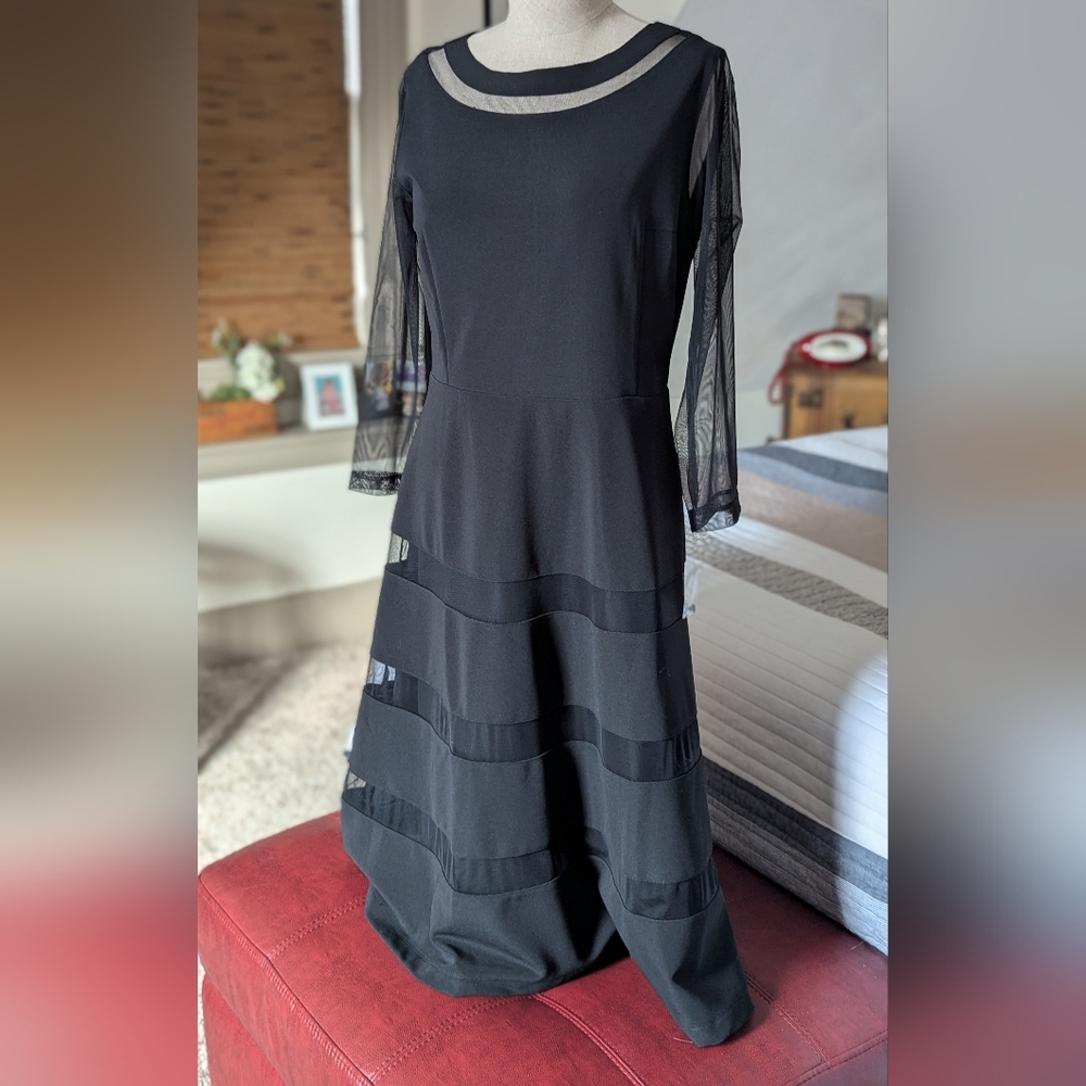 Elegant Black Mesh Sleeve Dress